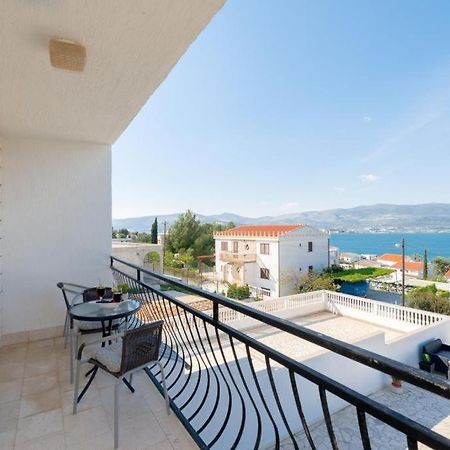 Ferienwohnung In Arbanija Mit Meerblick, Balkon, Klimaanlage, W-Lan 5137-1 Trogir Exterior photo