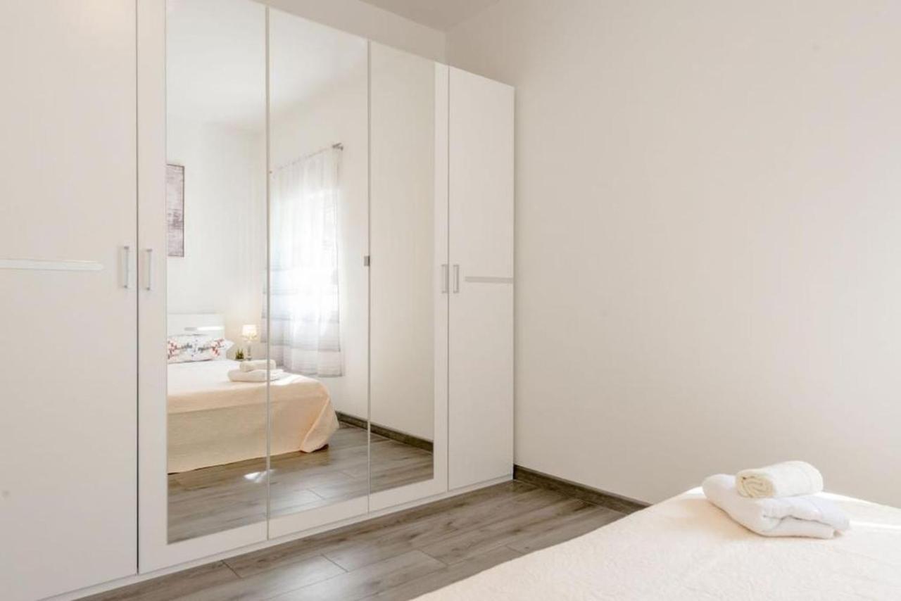 Ferienwohnung In Arbanija Mit Meerblick, Balkon, Klimaanlage, W-Lan 5137-1 Trogir Exterior photo
