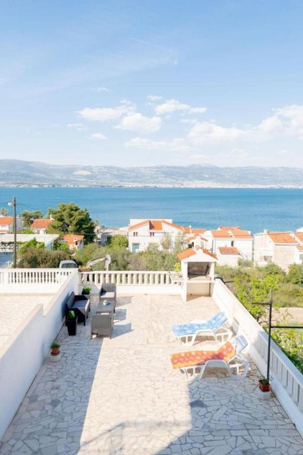 Ferienwohnung In Arbanija Mit Meerblick, Balkon, Klimaanlage, W-Lan 5137-1 Trogir Exterior photo
